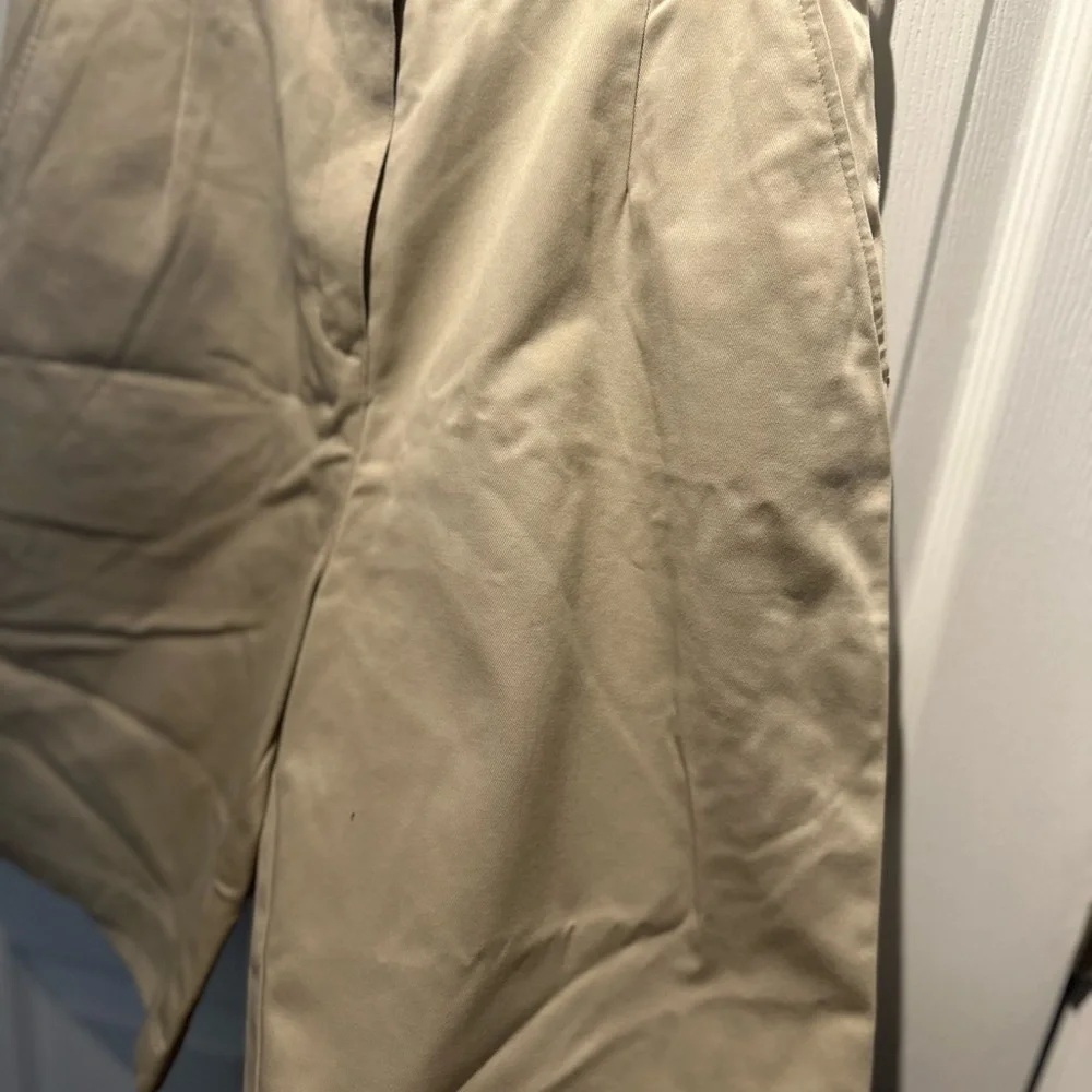 L.L. Bean Bayside Original Fit Chino Shorts, Women 10 = 28x9 Beige Khaki